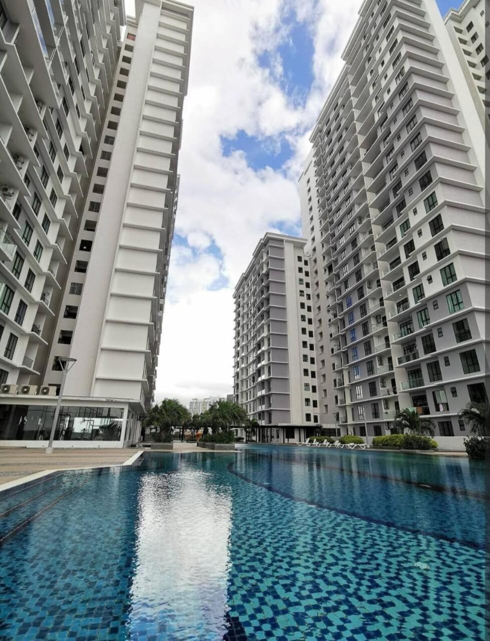 Platino Comfort 2bed Netflix Paradigm Mall By Pangsapuri *