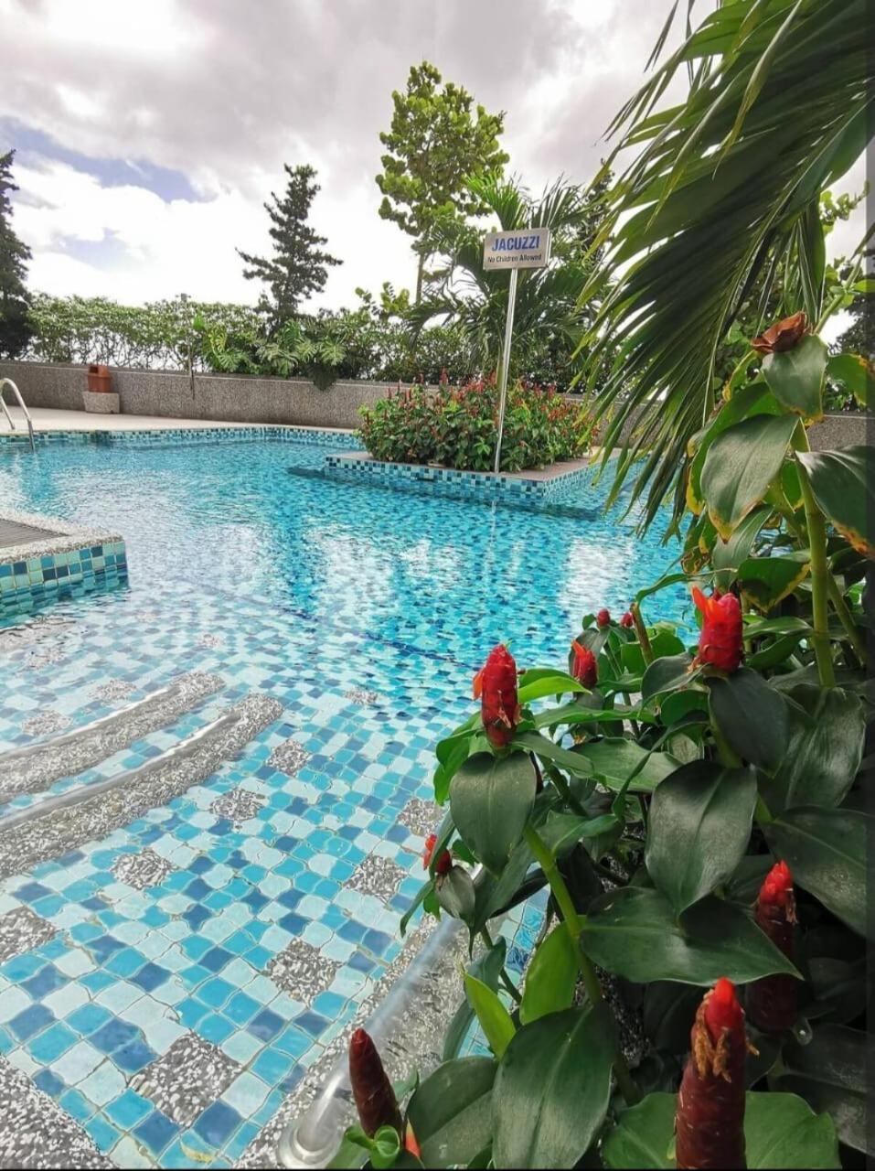 Platino Comfort 2bed Netflix Paradigm Mall By * Johor Bahru