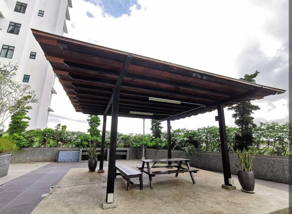 Platino Comfort 2bed Netflix Paradigm Mall By Pangsapuri